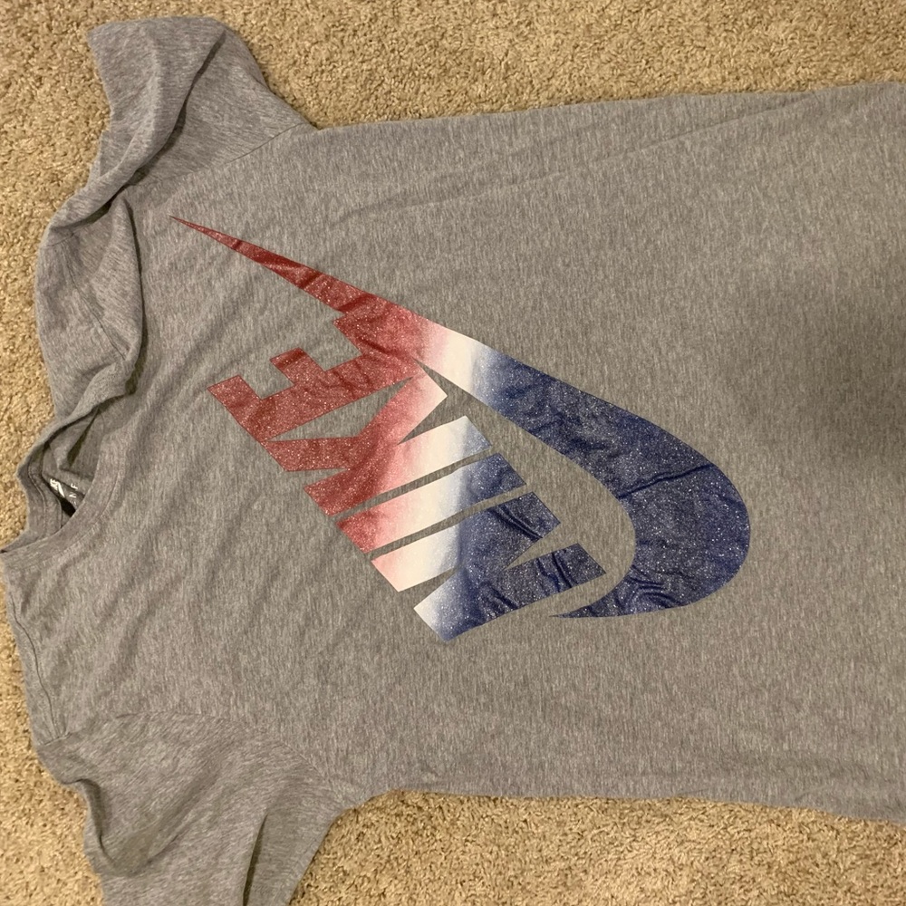 Nike logo tee